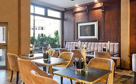 King'S Hotel First